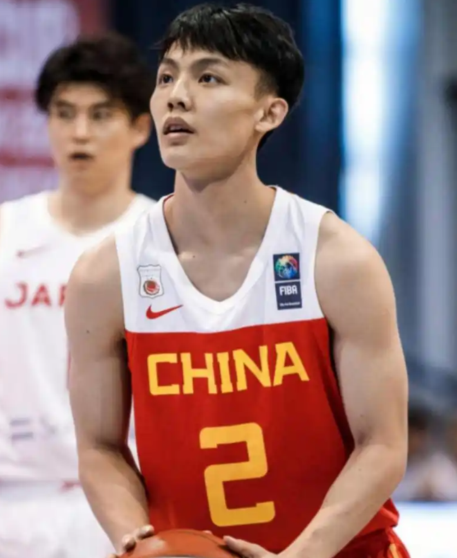 九游娱乐-官宣！中国男篮大名单出炉，广东三人入选，周琦缺席，庞峥麟惊喜